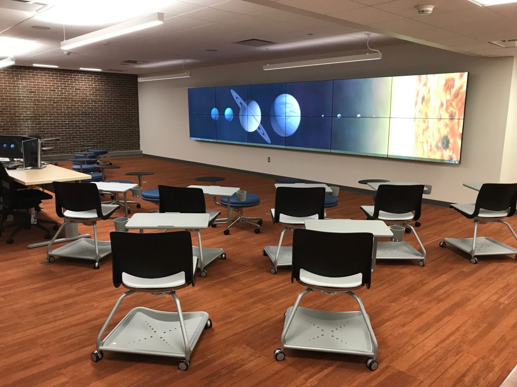 Photo of Visualization Studio (Room 1101), in Homer Babbidge Library